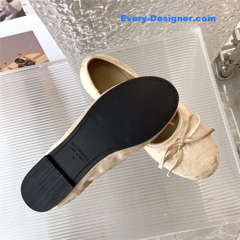 Ba1en*iaga distressed ballerinas