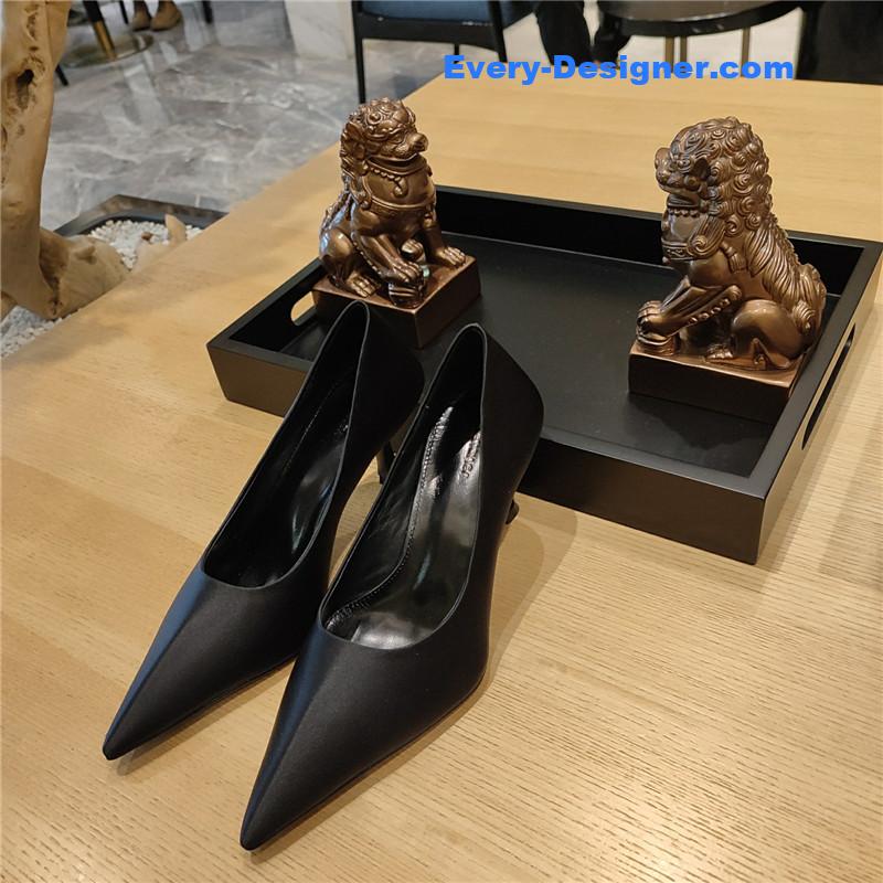 Ba1en*iaga prismatic triangle mules pumps