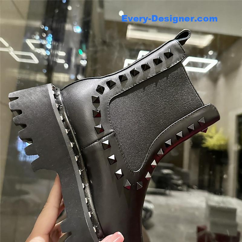 Va1e*ntin0 rivet style martin boots