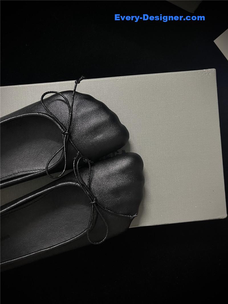 Ba1en*iaga fall/winter show toe ballerinas