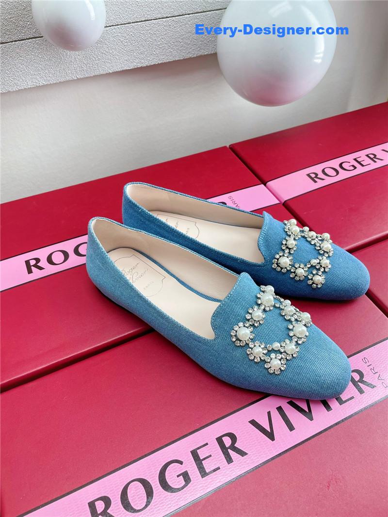 Roger vivier pearl embroidered buckle loafers