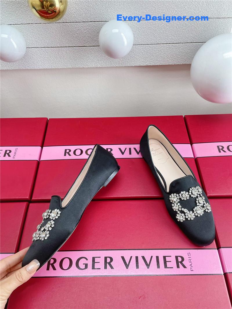 Roger vivier pearl embroidered buckle loafers