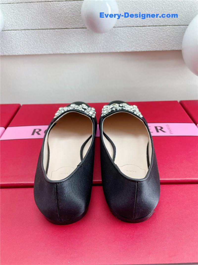 Roger vivier pearl embroidered buckle loafers