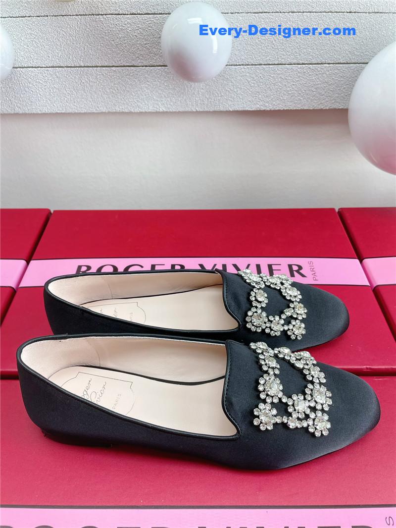 Roger vivier pearl embroidered buckle loafers
