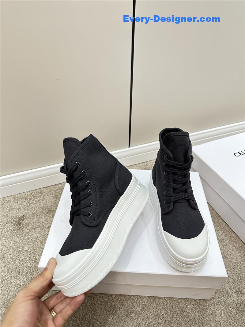 Ce1i*e platform boots