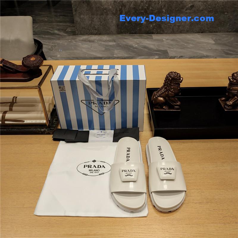 Pra*a “trapezoid logo logo creative” bag buckle slippers
