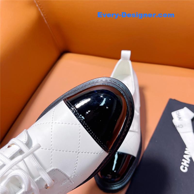 CC classic double C letter logo loafers