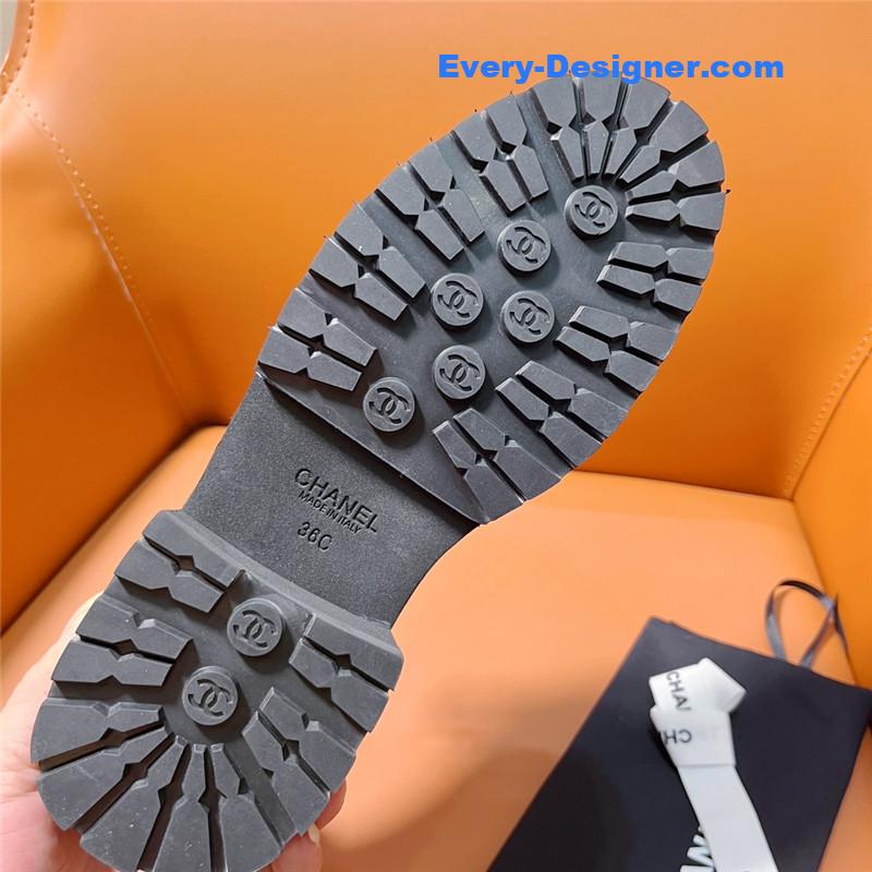 CC classic double C letter logo loafers