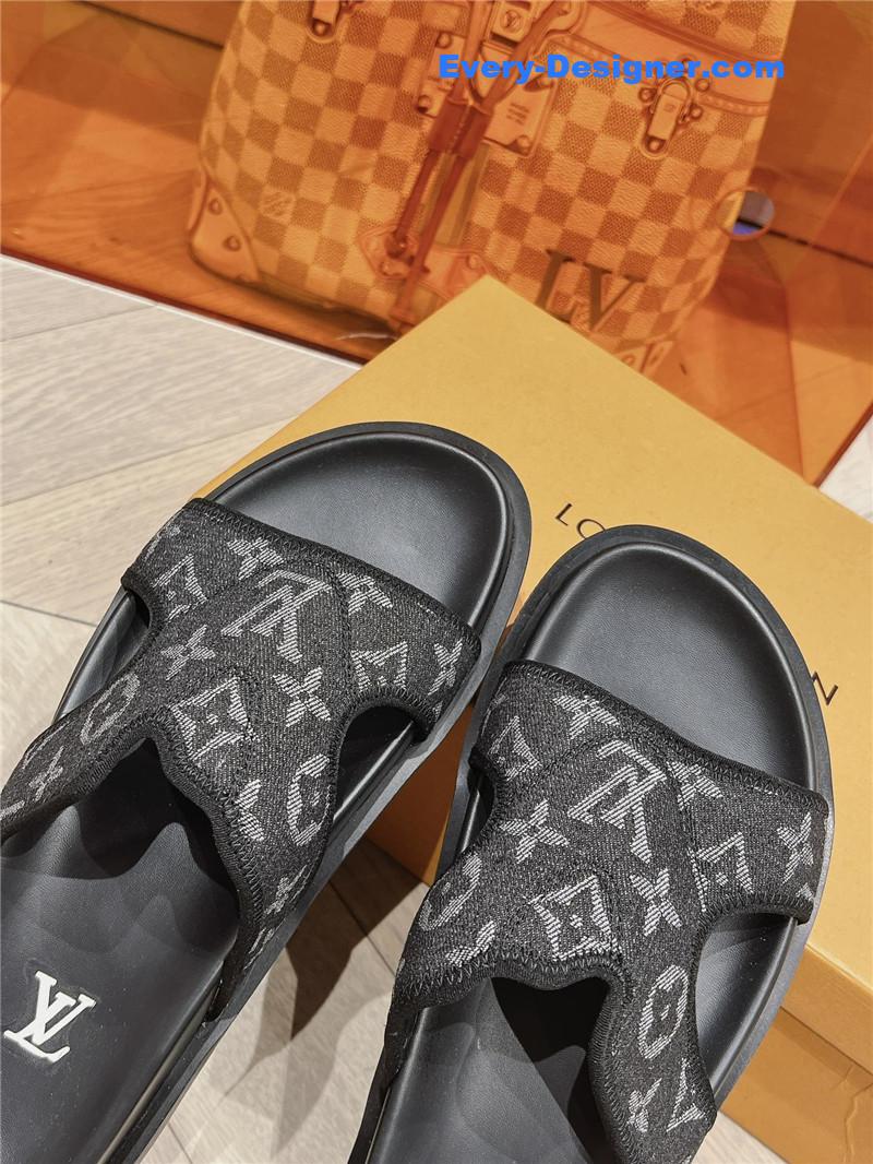 l0vis Vvtt0n lv summer all-match beach slippers
