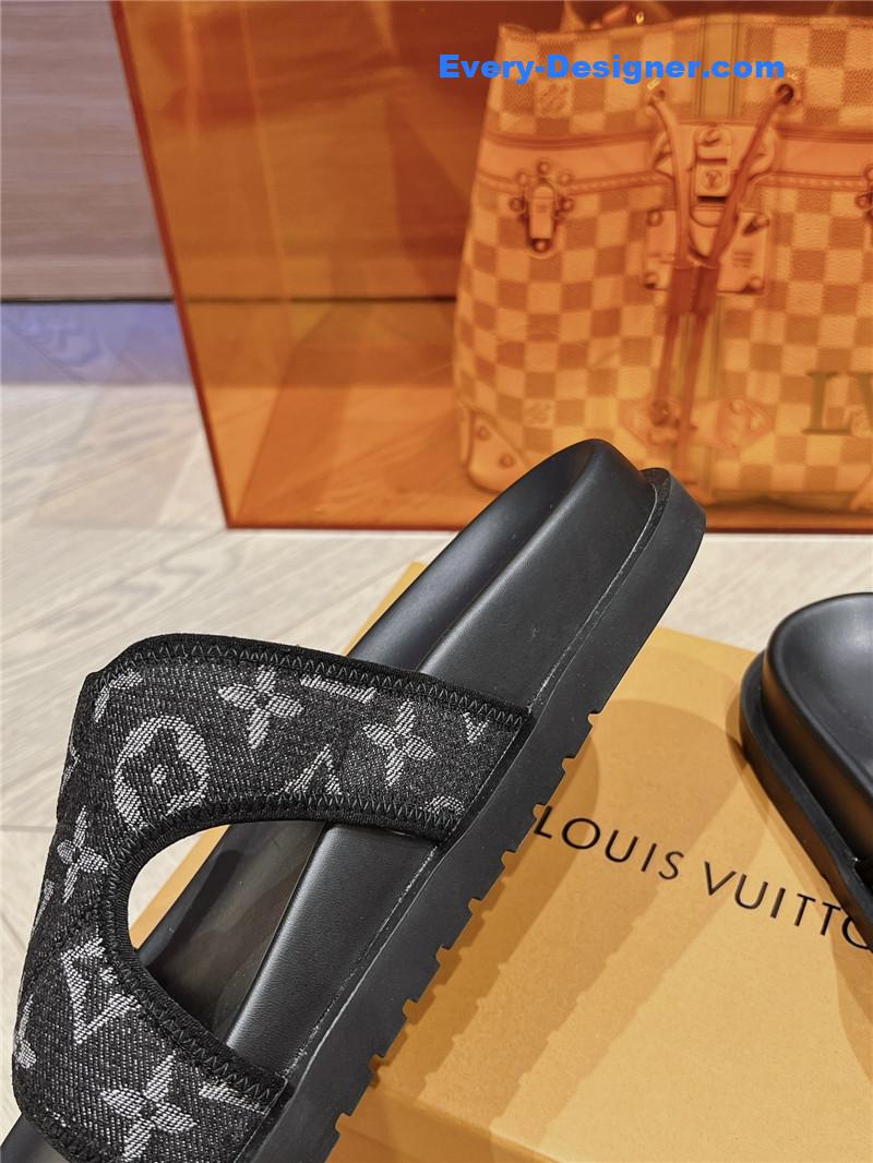 l0vis Vvtt0n lv summer all-match beach slippers