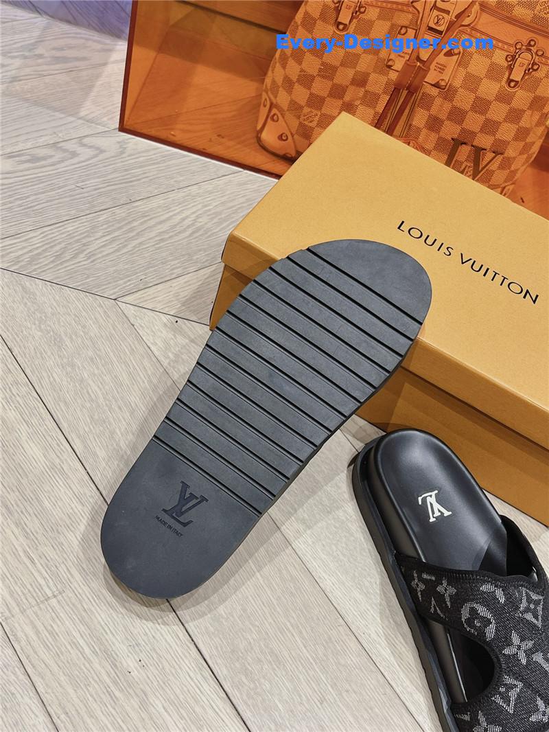 l0vis Vvtt0n lv summer all-match beach slippers