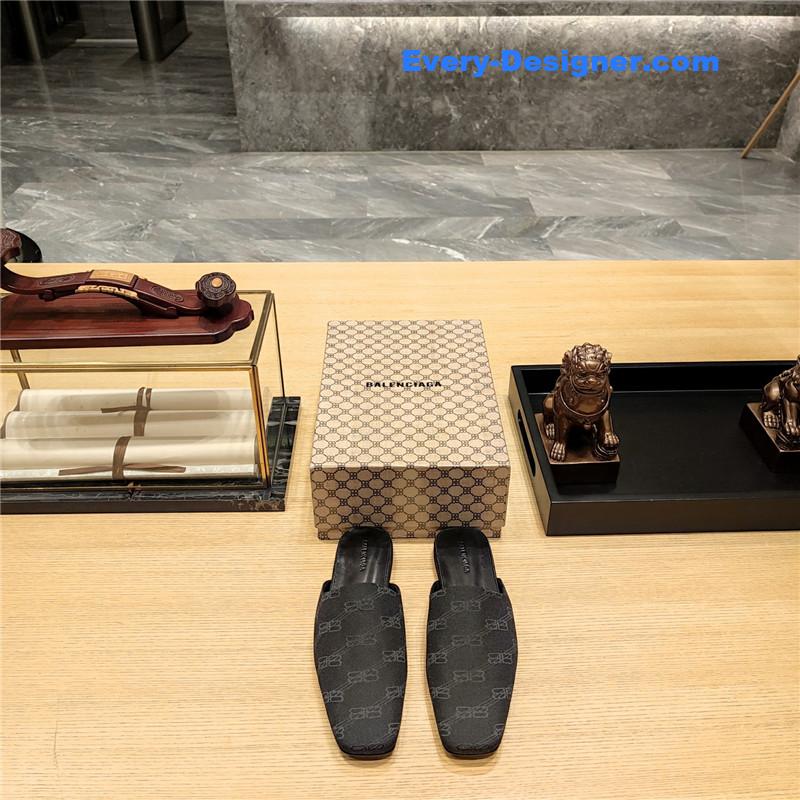 Ba1en*iaga padded flat toe slides