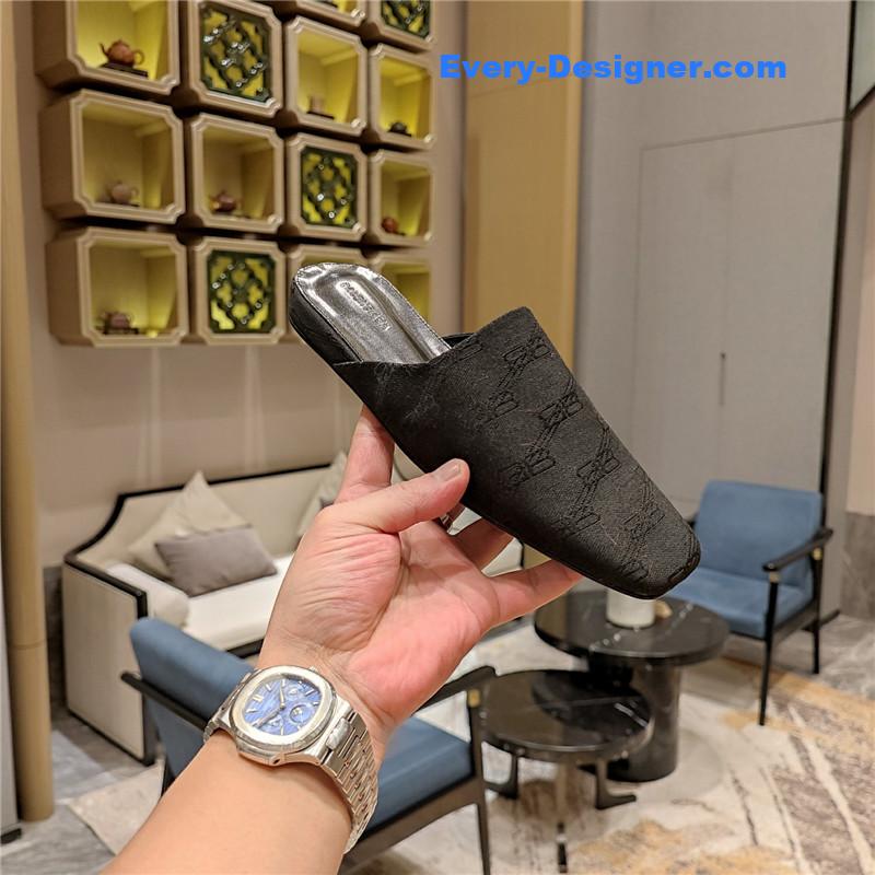 Ba1en*iaga padded flat toe slides