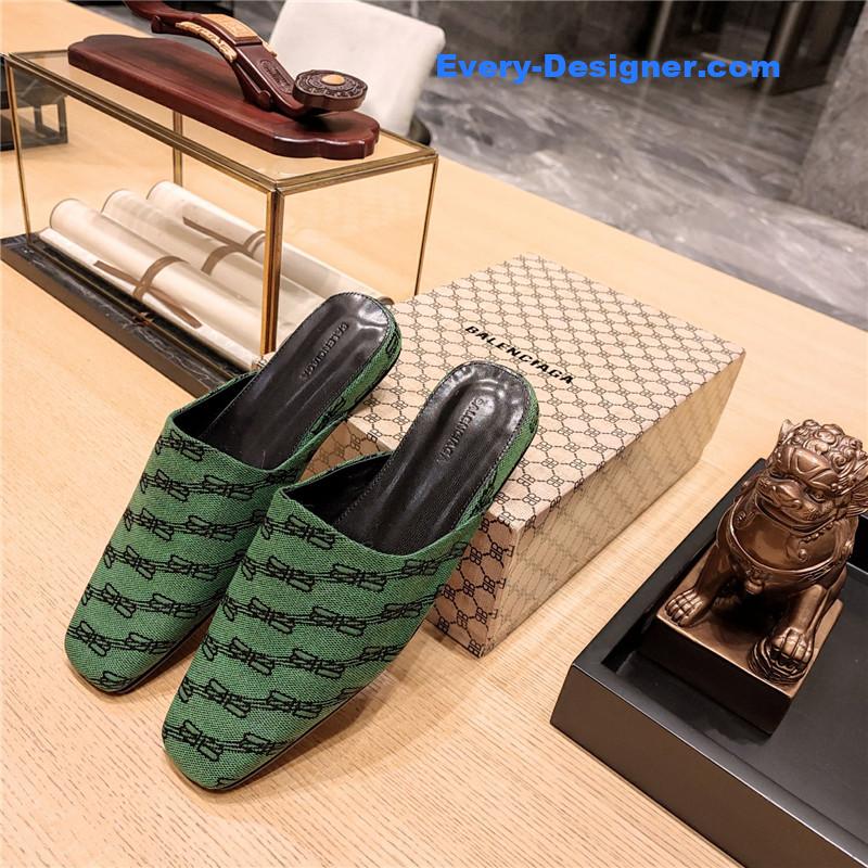 Ba1en*iaga padded flat toe slides