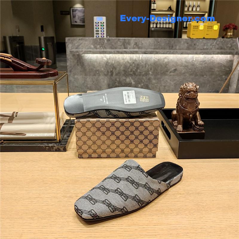 Ba1en*iaga padded flat toe slides