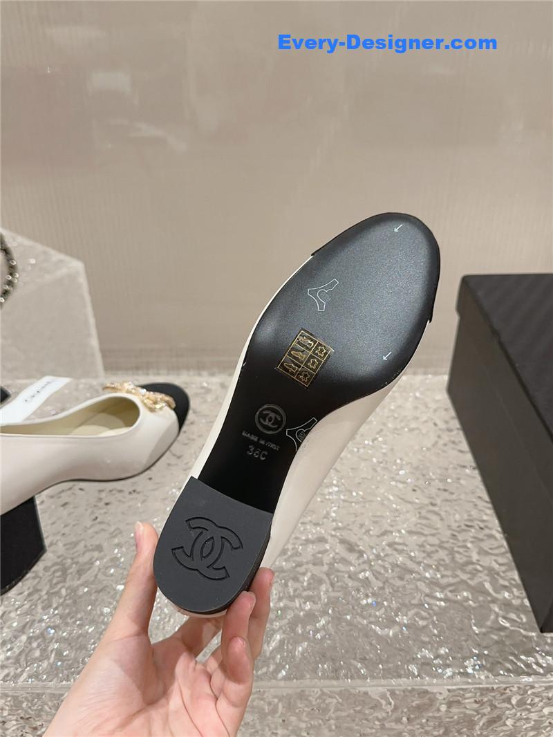 CC round toe gold chain shoes