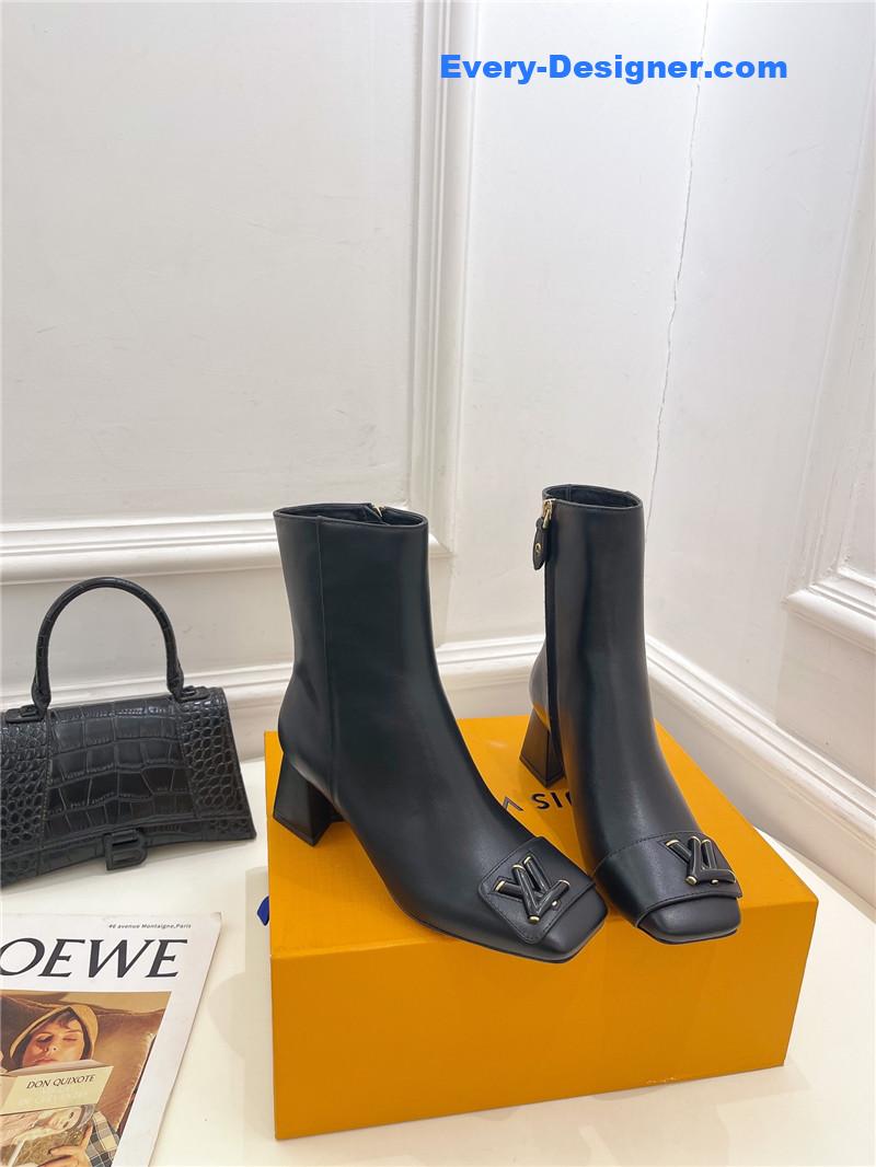 l0vis Vvtt0n lv new v-shaped chunky heel ankle boots