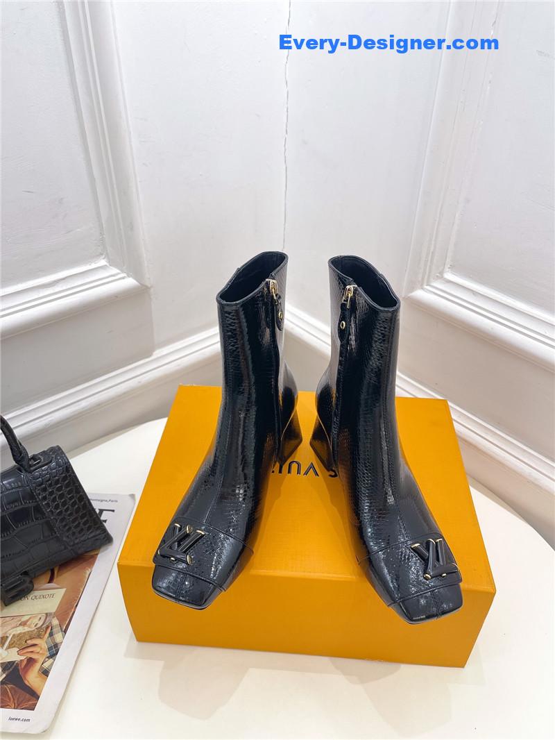 l0vis Vvtt0n lv new v-shaped chunky heel ankle boots