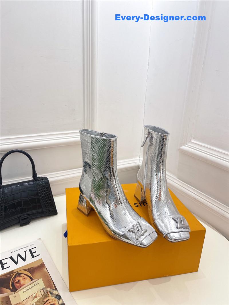 l0vis Vvtt0n lv new v-shaped chunky heel ankle boots