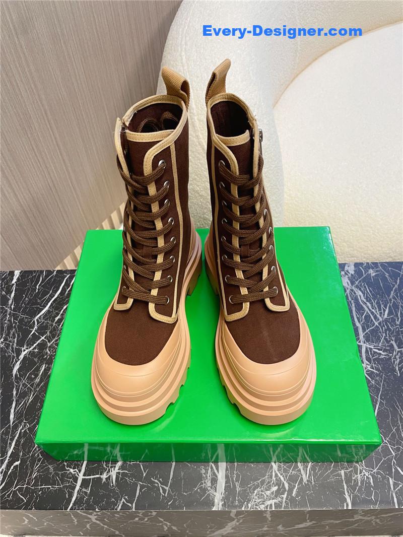 b0tt*ga Ven*ta couple’s biker boots