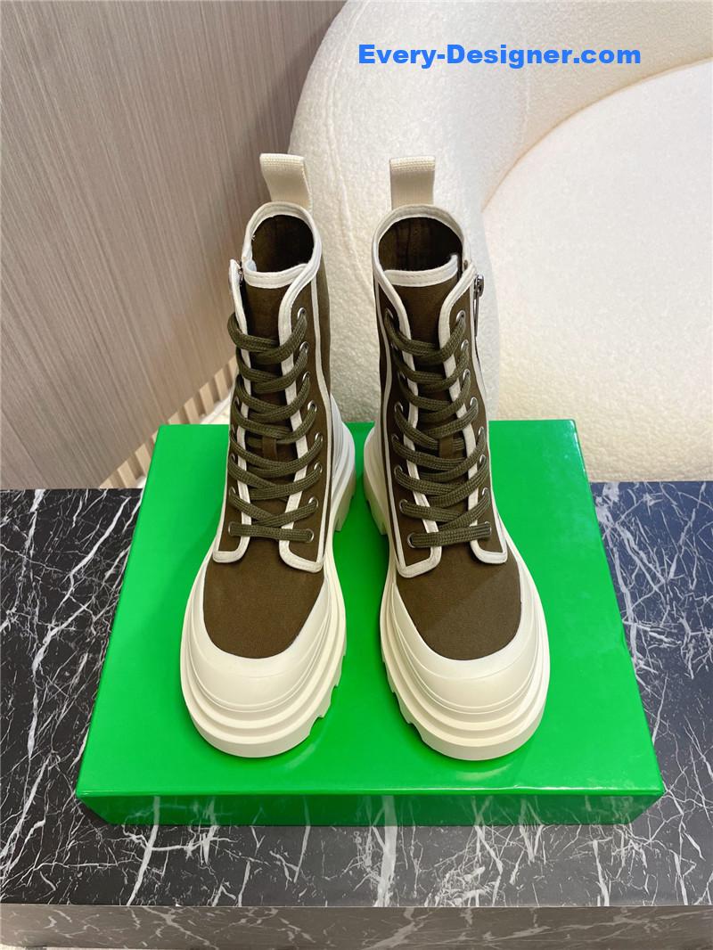 b0tt*ga Ven*ta couple’s biker boots