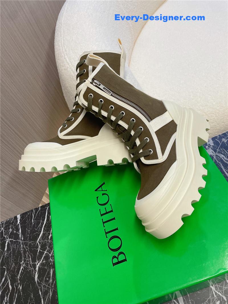 b0tt*ga Ven*ta couple’s biker boots