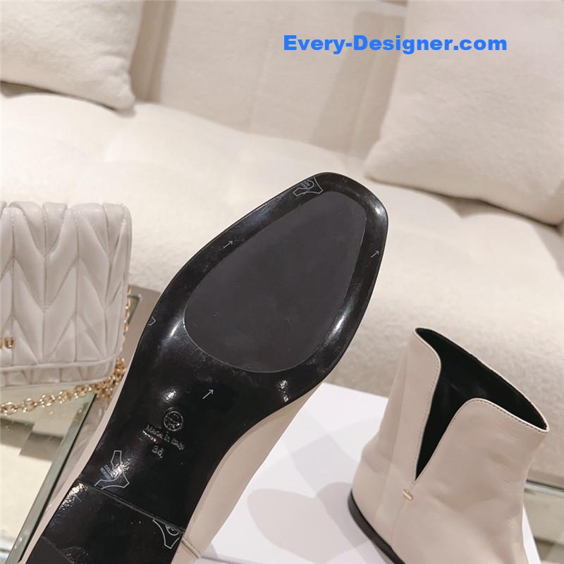 The R0w autumn and winter new flat boots