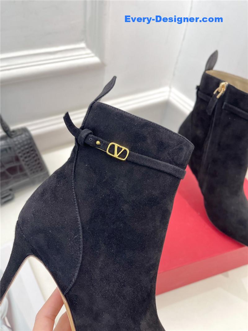 Va1e*ntin0 new high heel nude boots