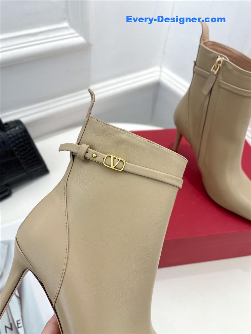 Va1e*ntin0 new high heel nude boots