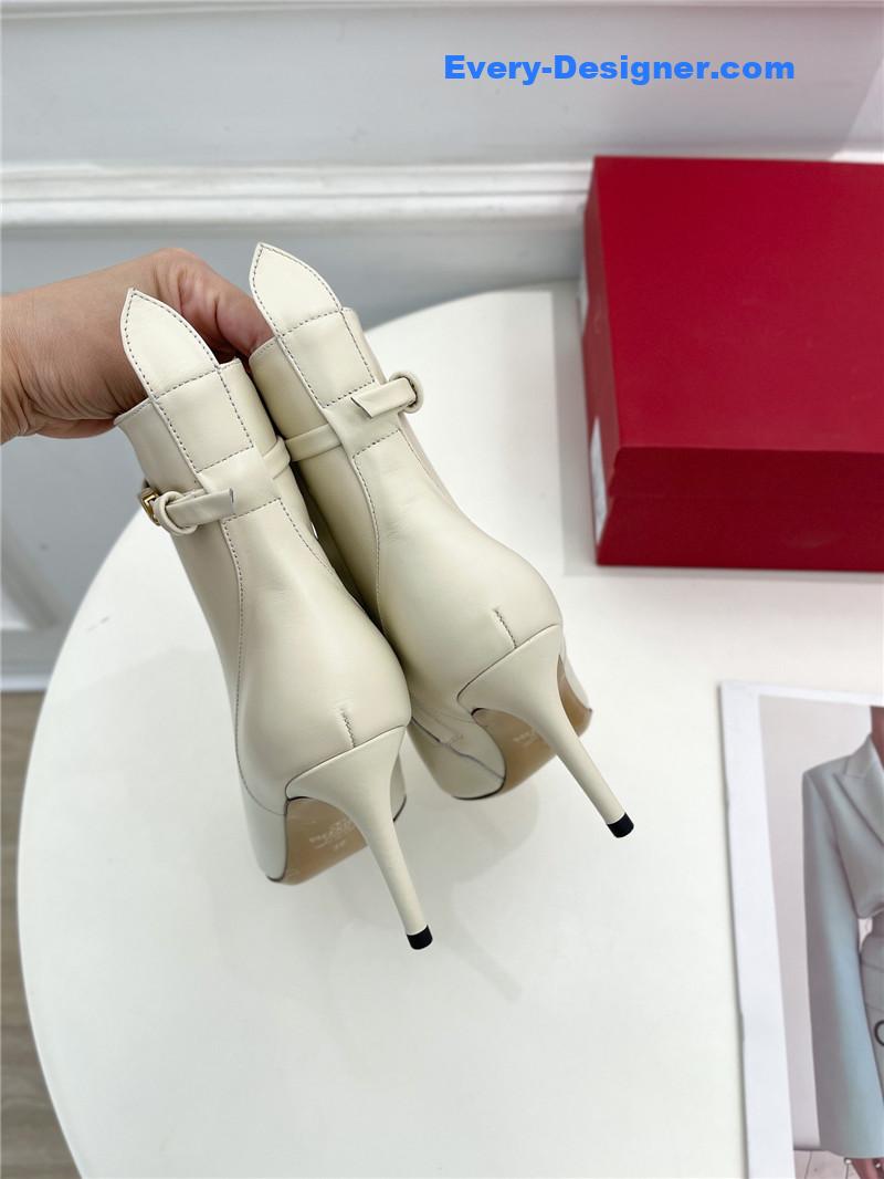 Va1e*ntin0 new high heel nude boots