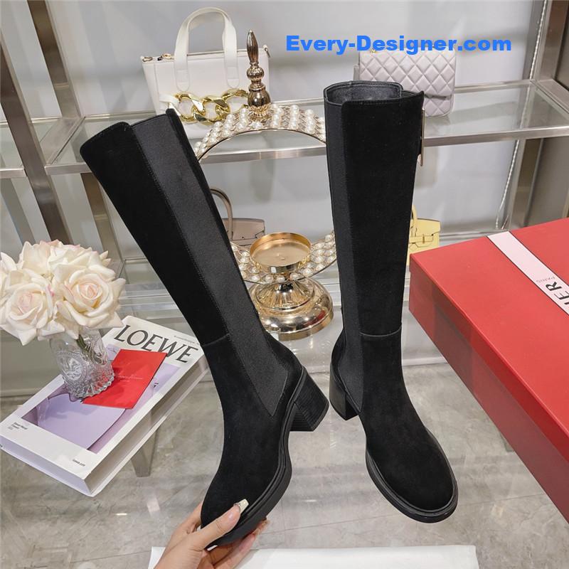 Roger vivier classic buckle boots