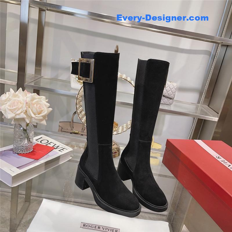 Roger vivier classic buckle boots