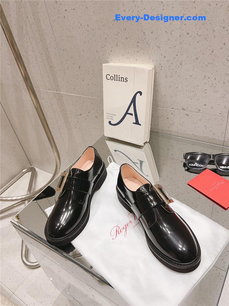 Roger vivier metal buckle derby shoes
