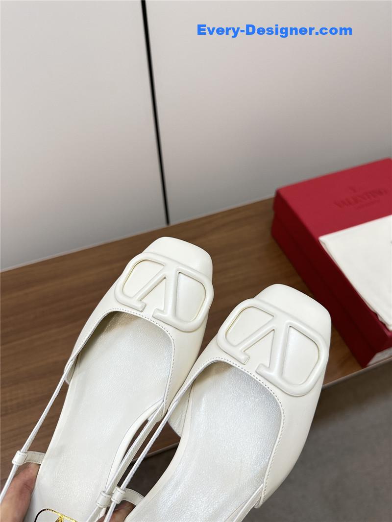 Va1e*ntin0 new big v buckle sandals shoes