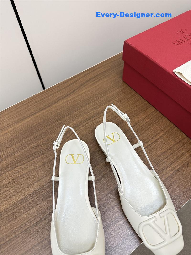 Va1e*ntin0 new big v buckle sandals shoes