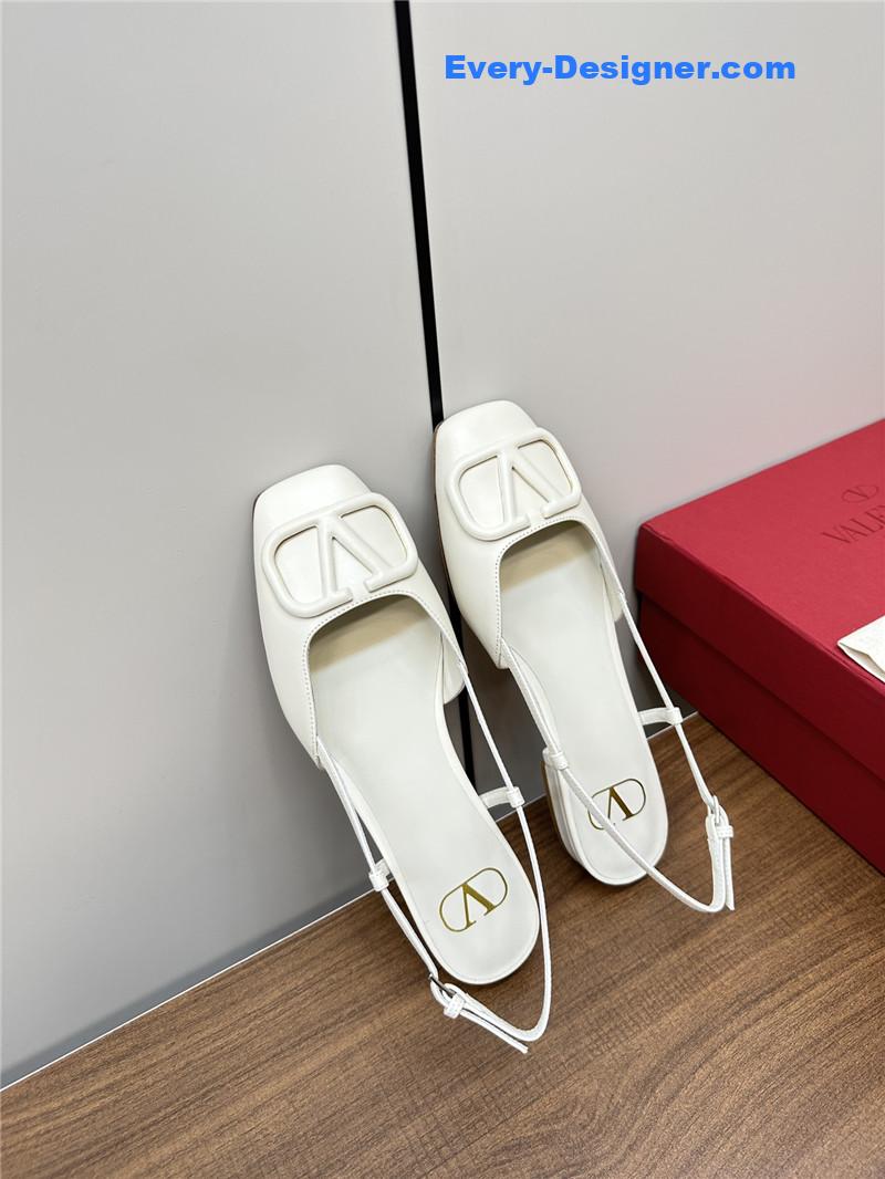 Va1e*ntin0 new big v buckle sandals shoes