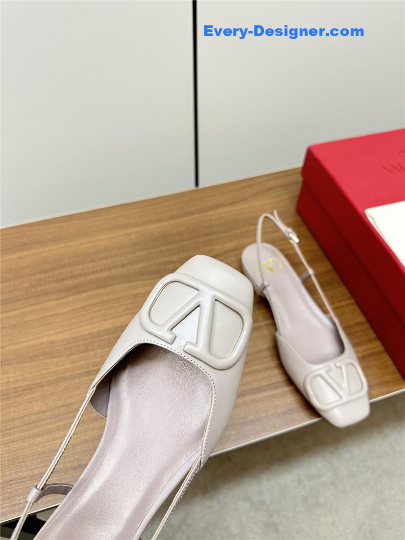 Va1e*ntin0 new big v buckle sandals shoes