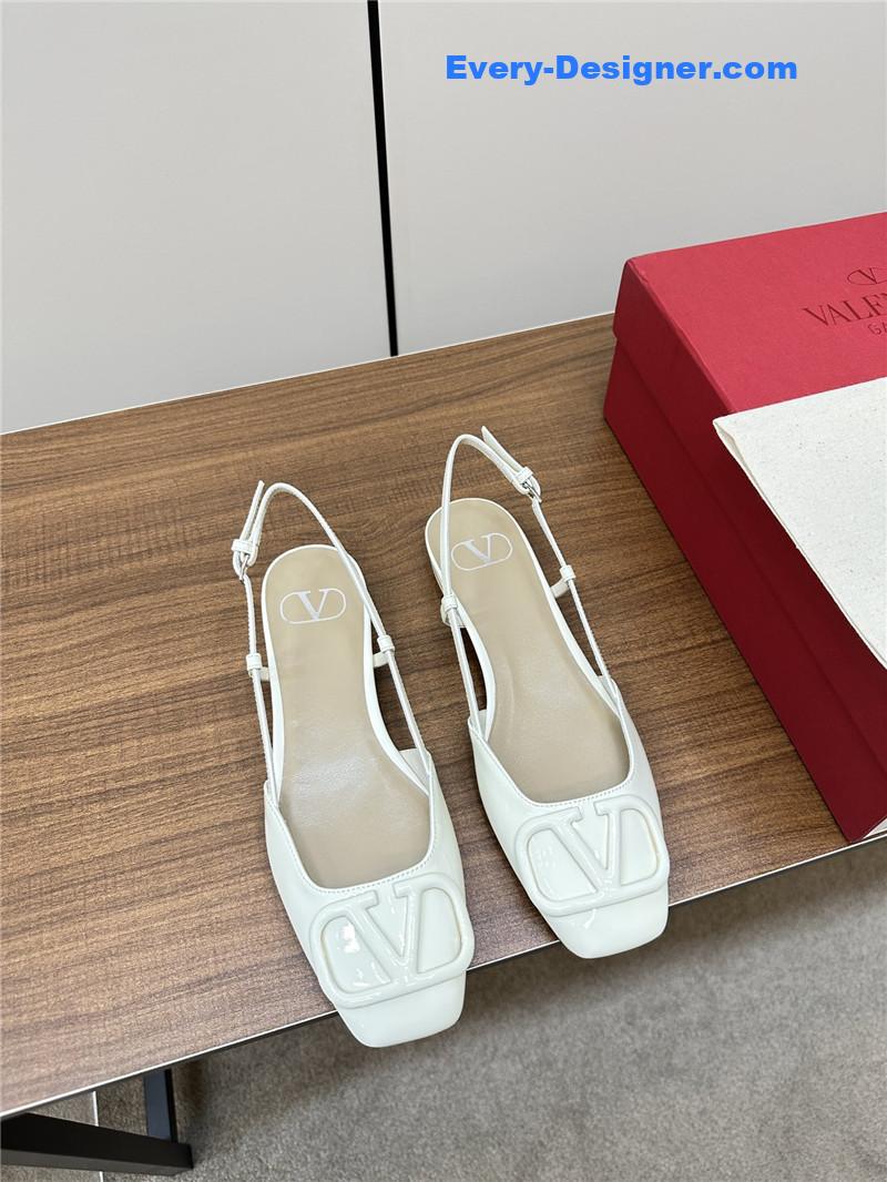 Va1e*ntin0 new big v buckle sandals shoes