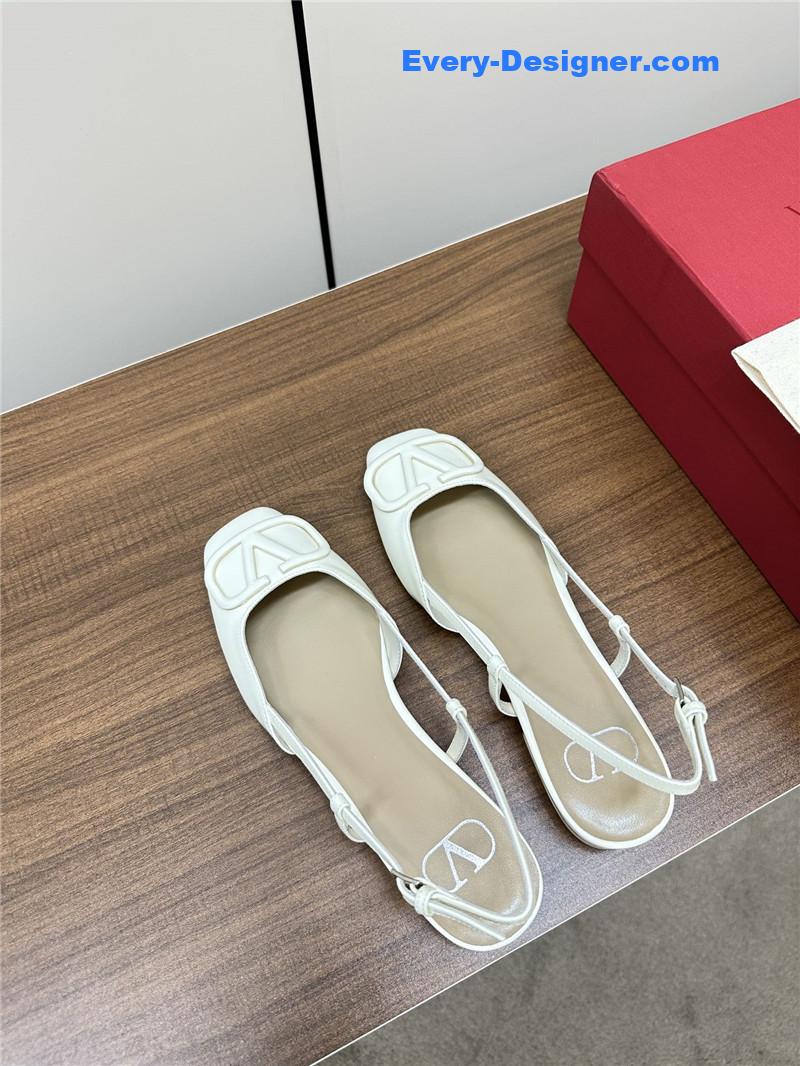 Va1e*ntin0 new big v buckle sandals shoes