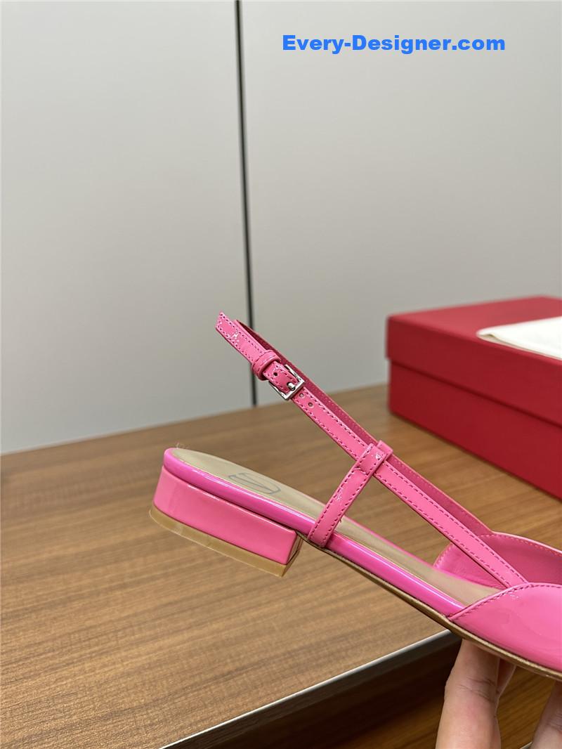 Va1e*ntin0 new big v buckle sandals shoes