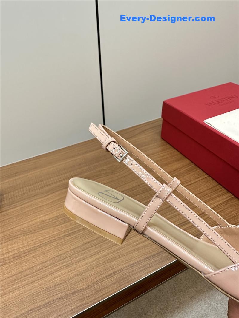 Va1e*ntin0 new big v buckle sandals shoes