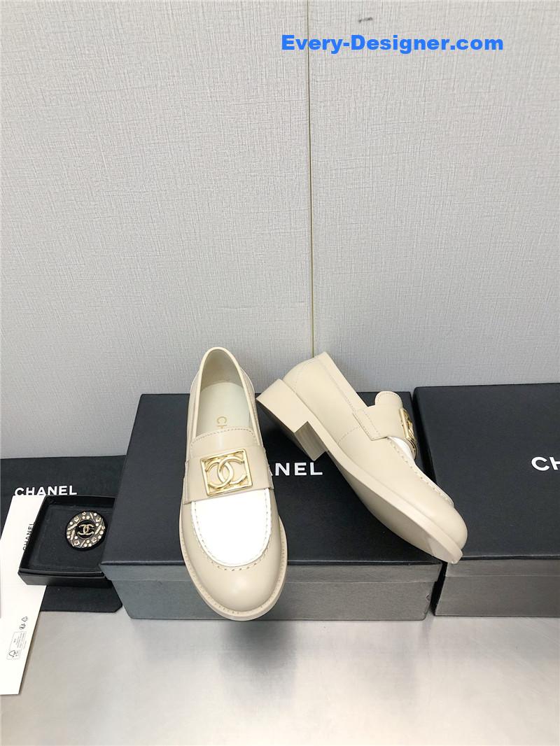 CC chunky heel round toe shoes