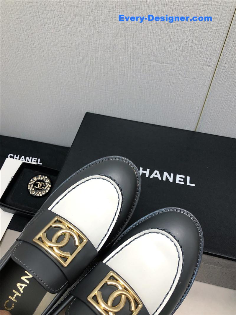 CC chunky heel round toe shoes