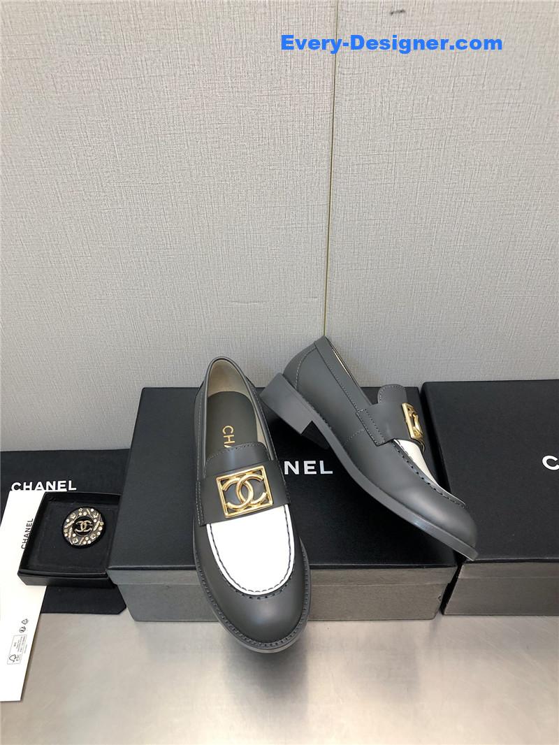 CC chunky heel round toe shoes