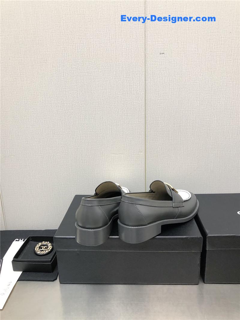 CC chunky heel round toe shoes