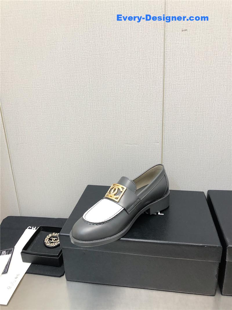 CC chunky heel round toe shoes