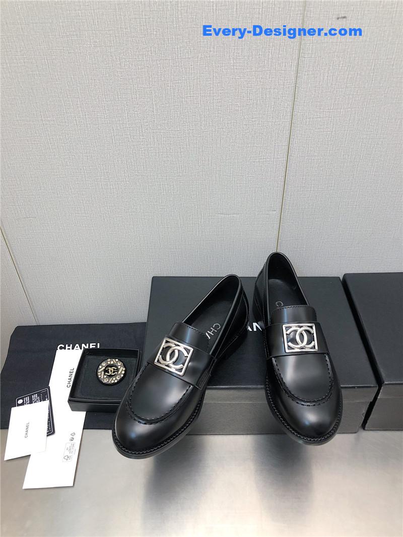 CC chunky heel round toe shoes