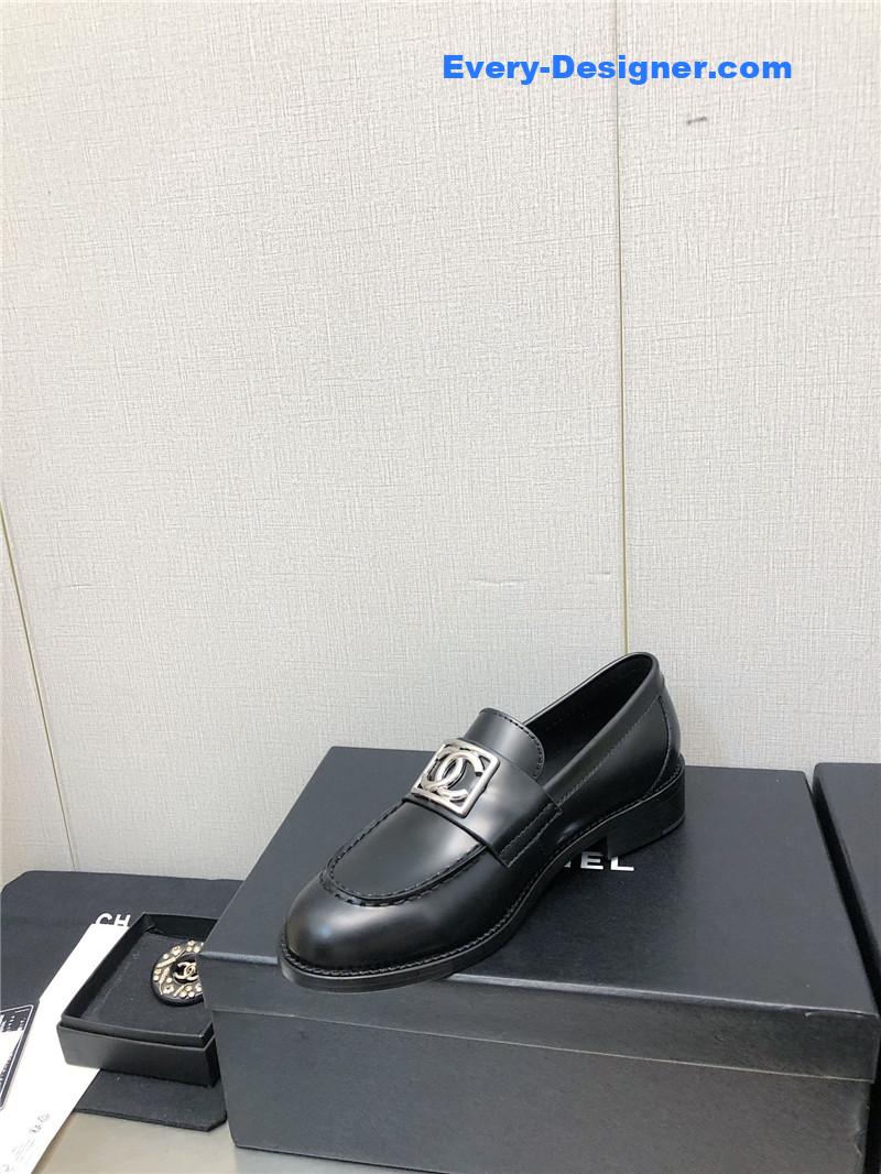 CC chunky heel round toe shoes