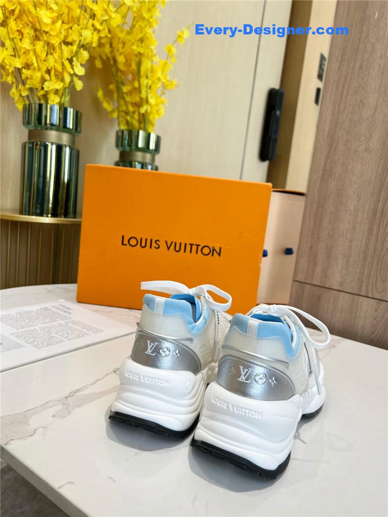 l0vis Vvtt0n lv classic running shoes