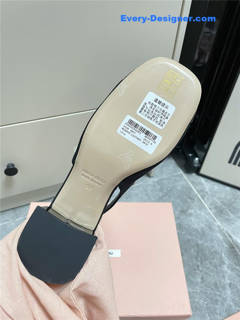 M1um1u chunky heel chain pearl pearl mary jane shoes